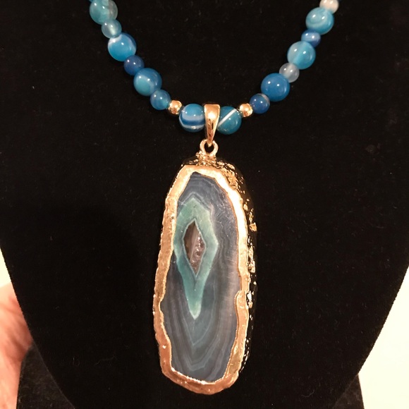 14 Kt Gold and blue agate necklace - Picture 5 of 5